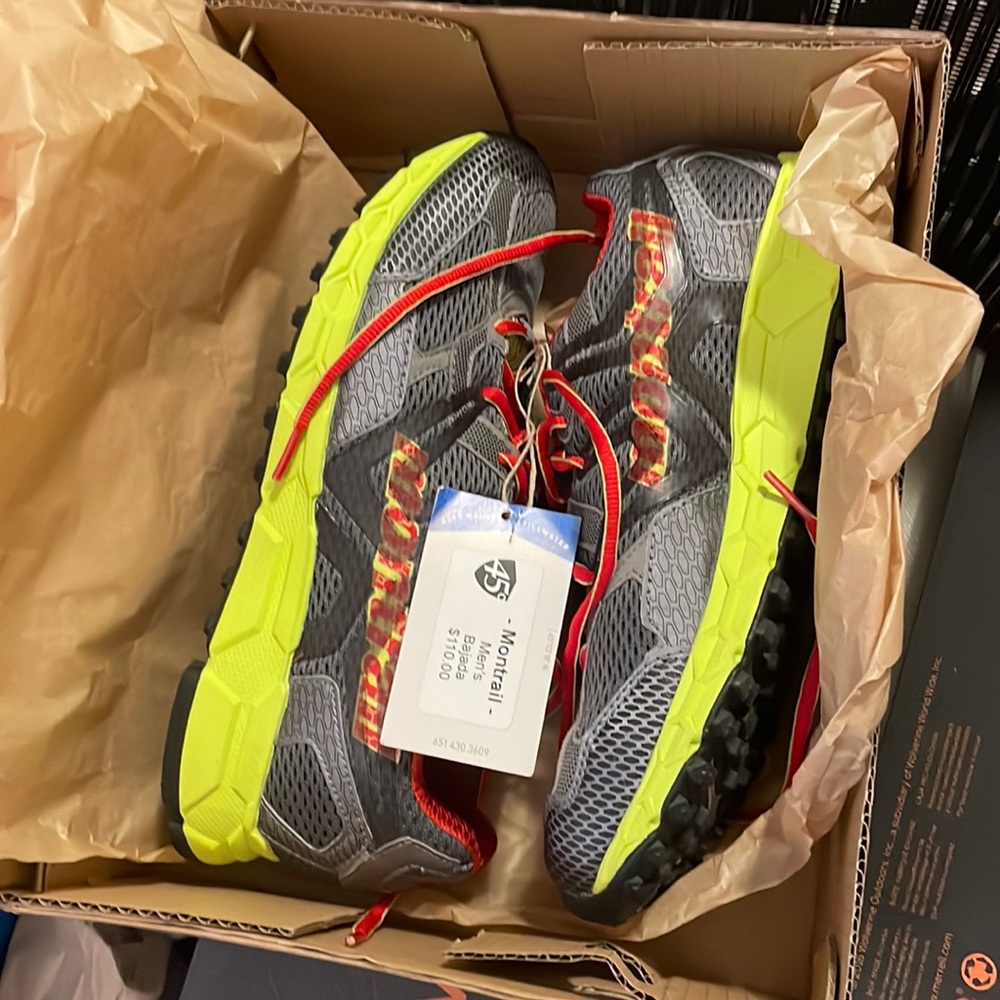 Montrail men’s sneakers new in box size 9